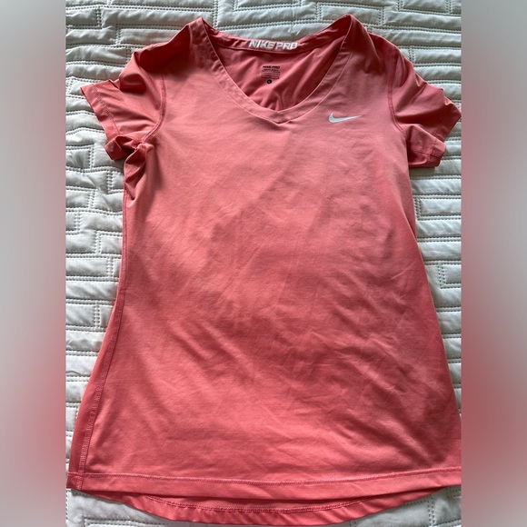 Nike Pro Dri-fit tee - Picture 1 of 3